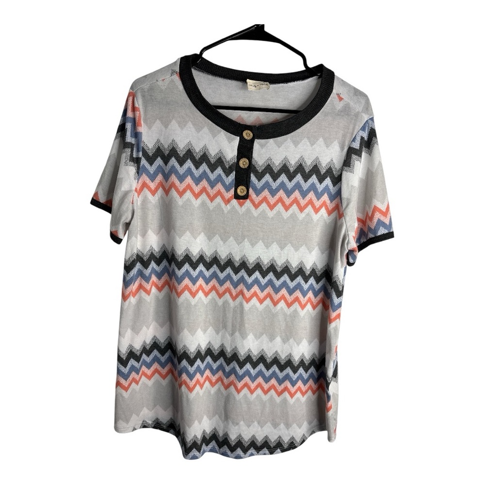 Lovely Melody Women’s Day Dreamer Top with a Zig Zag Design and Buttons Size XL